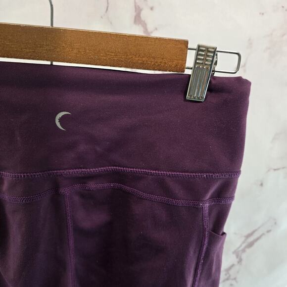 Zyia Leggings Womens 6 8 Purple Crop Capri High Rise Light N Tight Pockets - Picture 9 of 10